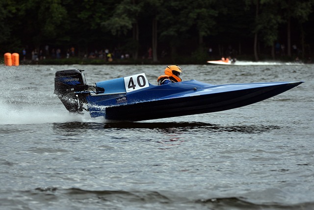 英超双红豪门命运翻转:利物浦面临全线溃败,曼联则开启后程发力.